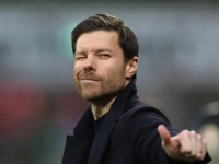 穆里尼奥，重回伯纳乌？皇马高层决策待定，阿隆索或成潜在竞争者