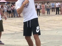 姆巴佩致敬C罗，进球后模仿庆祝动作，赛后转发C罗社媒照片引发热议