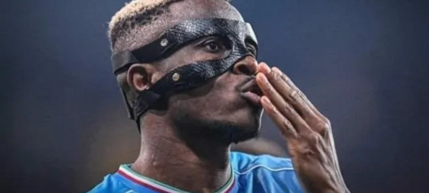 意媒曝巴黎与曼联争购奥斯梅恩，希望转会折扣；那不勒斯瞄准杜兰，转会市场风云再起