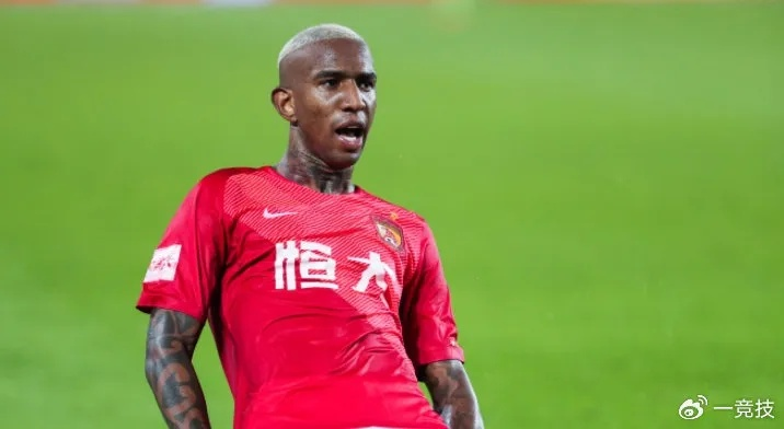 塔利斯卡加盟土超豪门费内巴切,达成协议,巴西中场将领战土耳其赛场 塔利斯卡加盟土超豪门费内巴切,达成协议,巴西中场将领战土耳其赛场