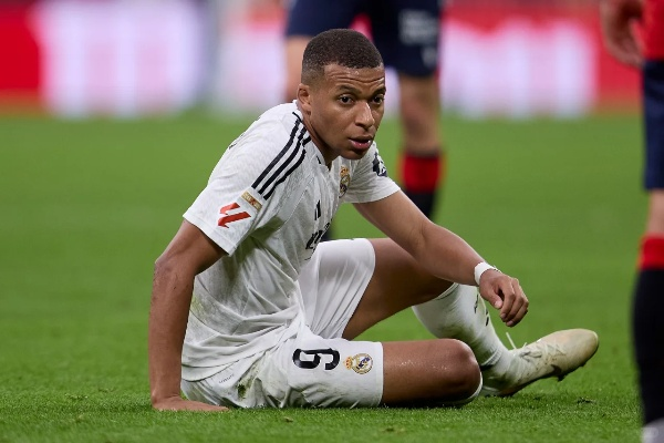 佩蒂特解析，姆巴佩巴黎荣耀不再，皇马生涯孤寂边缘化之谜